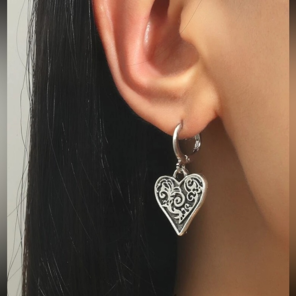 🆕 Silver Heart Earrings!!!  Brand NEW!!! Scrollwork Design!!!